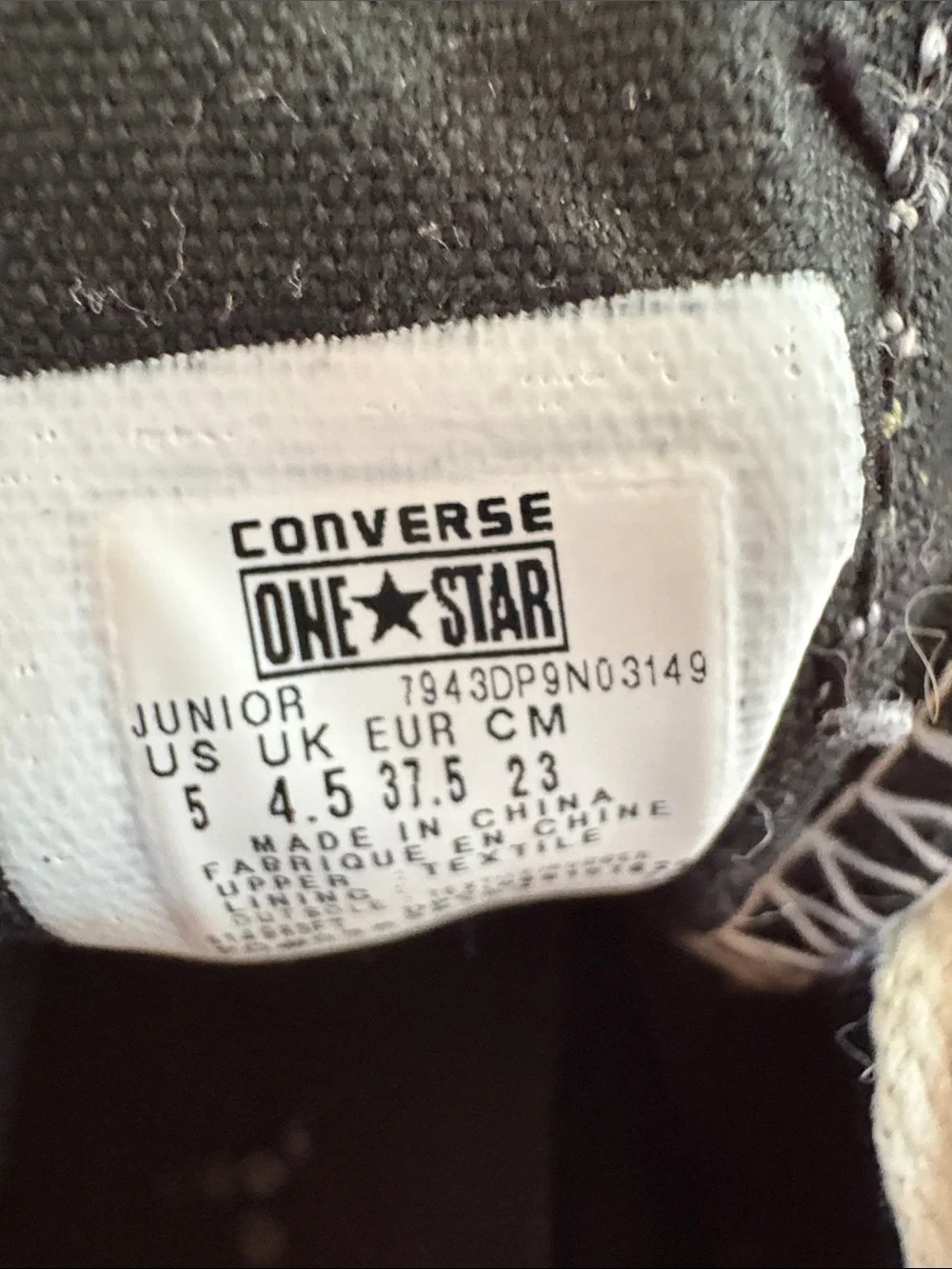 Converse youth size
